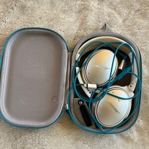 Bose noise cancelling headphones.